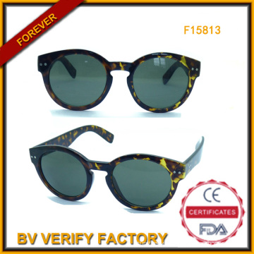 Trendy Women Sunglasses with Round Frame (F15183)